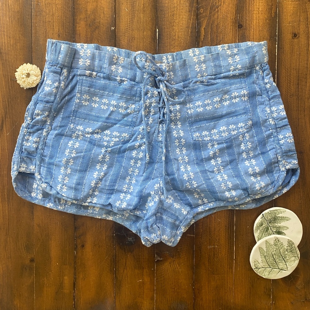 Urban Outfitters Womens Small Ecote Blue Floral Embroidered Mini Shorts Y2K